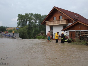 Následky přívalového deště na hlavním tahu z Budějc do Krumlova u osady Rájov