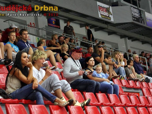 Na zápas mezi Jekatěrinburgem a Mladou Boleslaví se do Budvar Arény přišlo podívat kolem stovky diváků