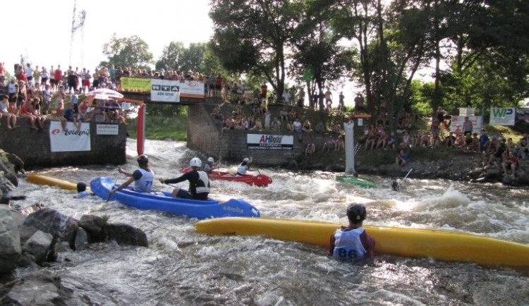 Wave 2009 Samba Boater Cross - bavili se jak zkušení závodníci, tak hlavně diváci