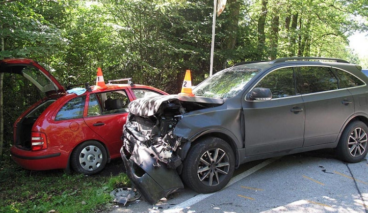Vážná dopravní nehoda nedaleko Chotýčan na Budějcku si vyžádala šest zraněných
