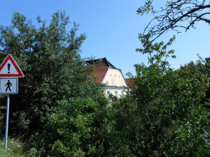 Obytná část Parku exotických zvířat Dvorec po požáru