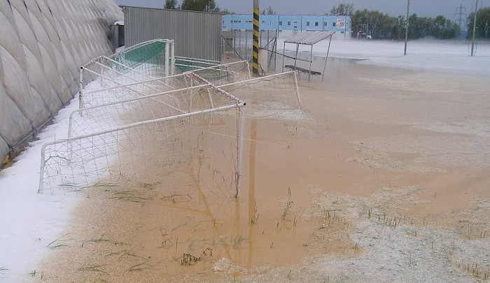Sportovní centrum mládeže na Složišti po sobotním krupobití