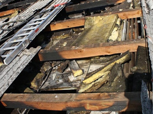 Požár střechy slévárny zinku firmy Motor Jikov