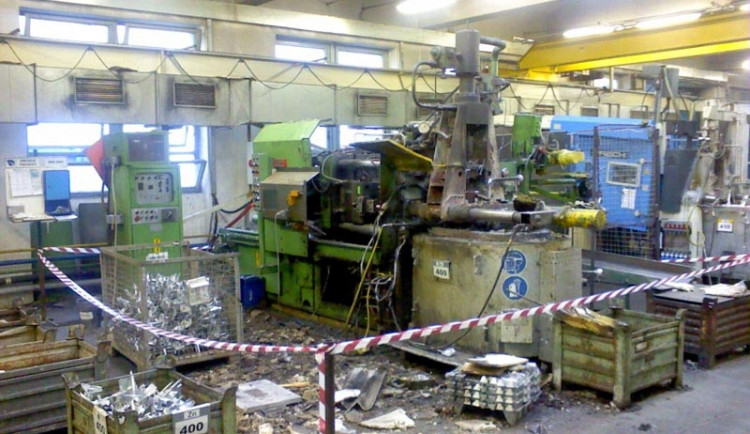 Požár střechy slévárny zinku firmy Motor Jikov