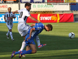 Michal Klesa a střelec prvního gólu Baníku Petr Mach se na hřišti potkali nesčetněkrát