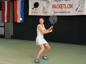 Když má Kubáňová dostatečný náskok už po squashi, tenis si nezahraje