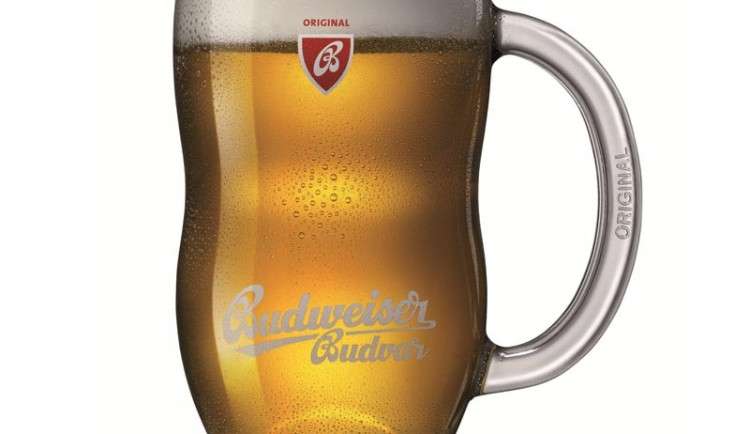 Nové sklo, do kterého se bude lít pivo od Budějovického Budvaru