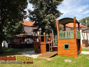 Na zahradě restaurace na Husově třídě se zabaví i její nejmenší návštěvníci
