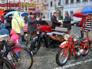 Prohlédnout jste si mohli kola, motorky, rikši i auta