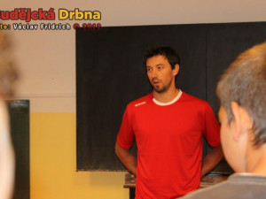 Volejbalisté Jihostroje přišli na úvod nového školního roku pozdravit žáky ZŠ Oskara Nedbala