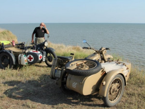 Petr Hošťálek a Miloň Dvořák dojeli na svých motorkách do Stalingradu