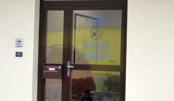 Městský policista rozmluvil zoufalému muži sebevraždu