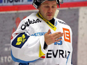 „Co je sakra tohle za číslo? Po zápase chci tý kočce v osmý řadě zavolat!“ Roman Málek