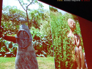 Každý rok se v přírodní zahradě setkáte s výstavou manželů Bambasových