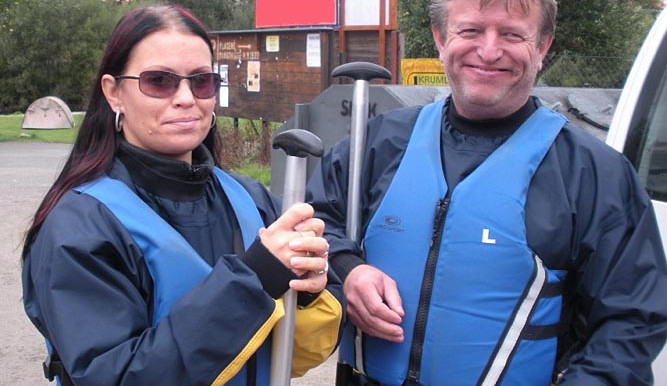 Klienti obecně prospěšné společnosti Tyfloservis splouvali Vltavu