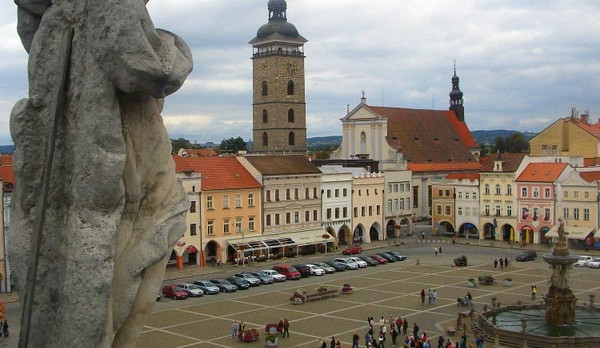 Výhled na město z budovy radnice