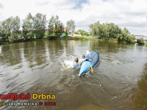 Někomu to na vode úplně nešlo