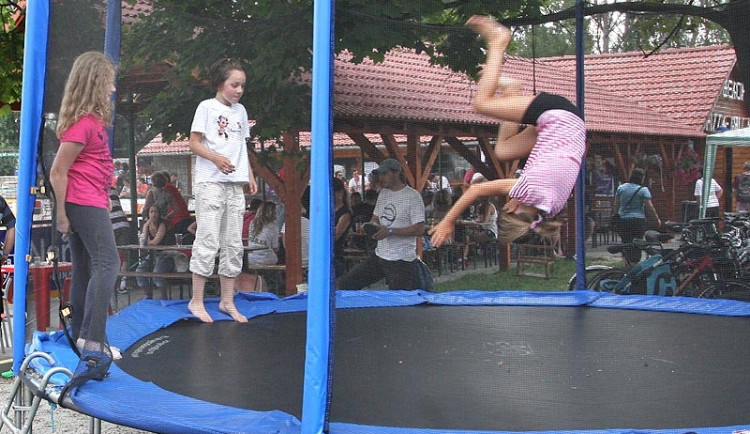Počet dětských úrazů vzrostl hlavně kvůli trampolínám