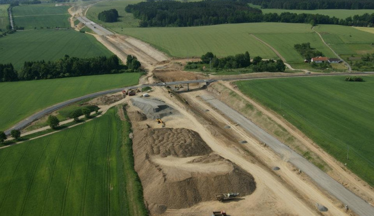 Práce na D3 mezi Táborem a Veselím nad Lužnicí