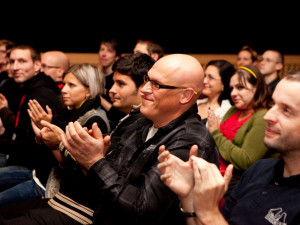 Vždy usměvavý porotce Luděk Šindelář nešetřil stejně tak jako ostatní potleskem
