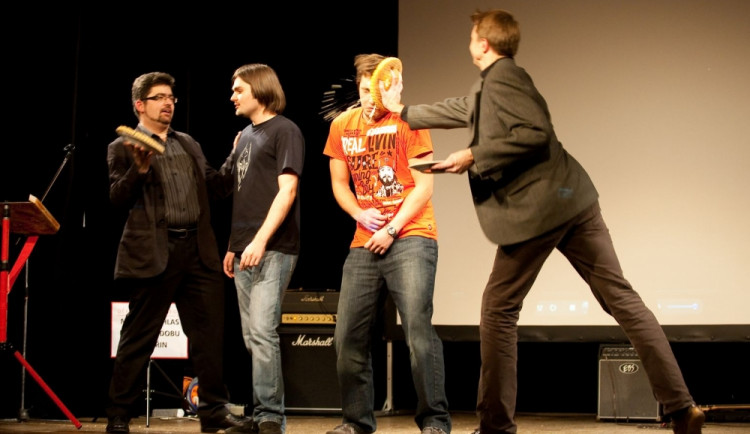 Na pódiu bylo k vidění několik velmi zajímavých avantgardních výjevů