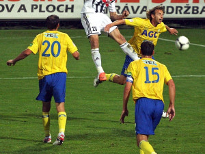 Jaroslav Machovec byl v hlavičkovém souboji s Markem Jarolímem úspěšnější