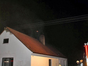 V Dyníně hořela střecha rodinného domu