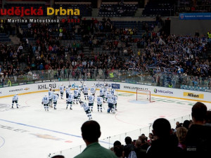 Hokejisté Dynama Moskva děkují svým příznivcům