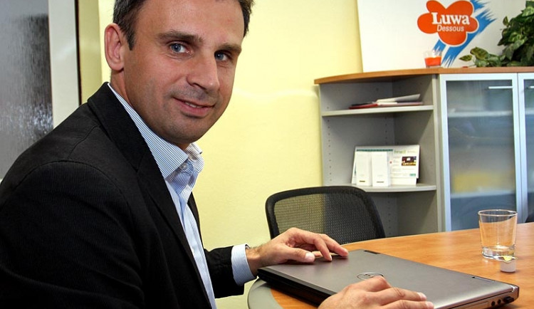 Jiří Zimola po skončení online chatu v redakci Budějcké Drbny