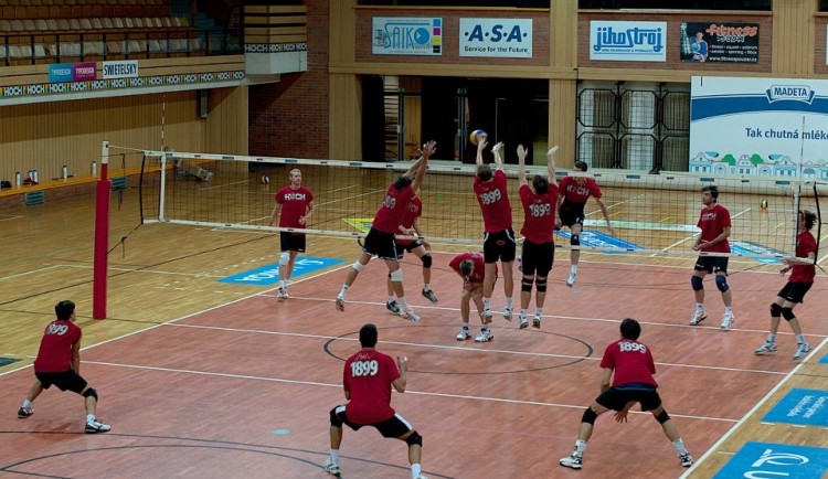 Jeden z posledních tréninků Jihostroje na domácí palubovce před startem extraligy