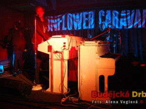 Sunflower Caravan už měli parket zaplněný