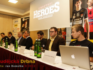 Účastníci tiskové konference
