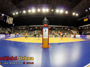 Pohled na berlínskou halu Maxe Schmelinga