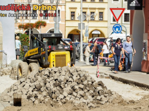 Předláždění Biskupské ulice