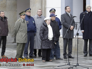 Hosté pietního aktu