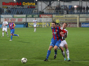 František Ševinský forvarda Dynama Jakuba Řezníčka do zakončení nepustil