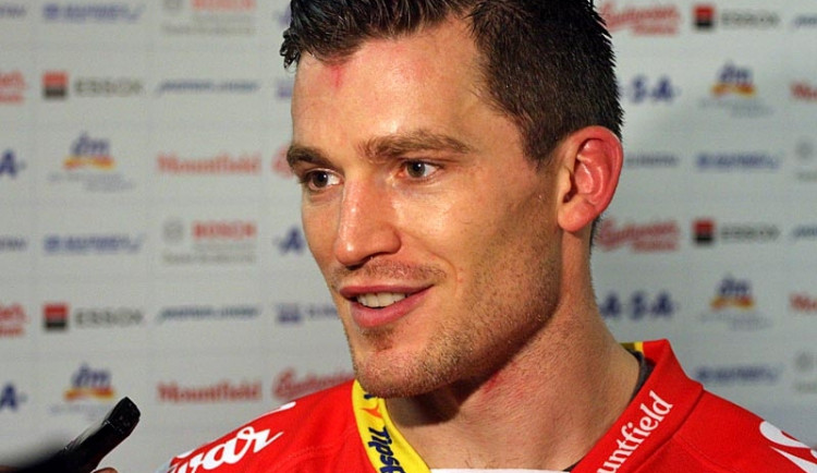 Andrew Ference zaznamenal na Spartě svůj první extraligový gól