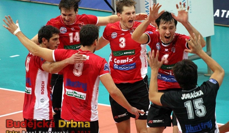 Jihostroj přivítá na domácí palubovce Odolenou Vodu