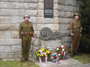 Čestná stráž z KVH Družstvo Stráže obrany státu Kallich a KVH Čeští lvi