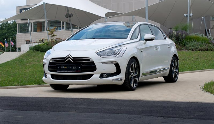 Kombinace nafty a elektřiny = hybridní Citroën DS5
