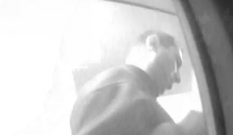 Tohoto muže shání policisté