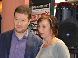 Autogramiáda Tomia Okamury v budějckém IGY Centru