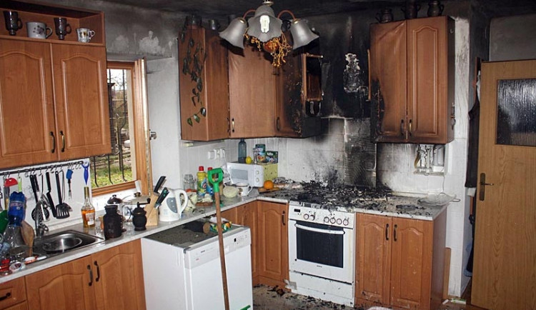 Požár v kuchyni způsobil škodu ve výši 30 tisíc korun