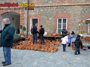 Adventní trh v Knížecím dvoře na Hluboké