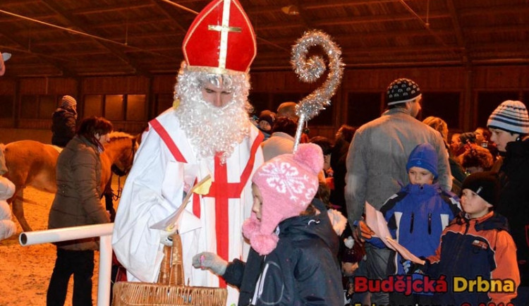 Mikulášská nadílka ve dvoře Vondrov