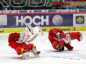 Tradiční rituál domácích gólmanů po vítězném zápase