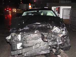 Střet pekařské dodávky s osobním vozidlem značky Chrysler