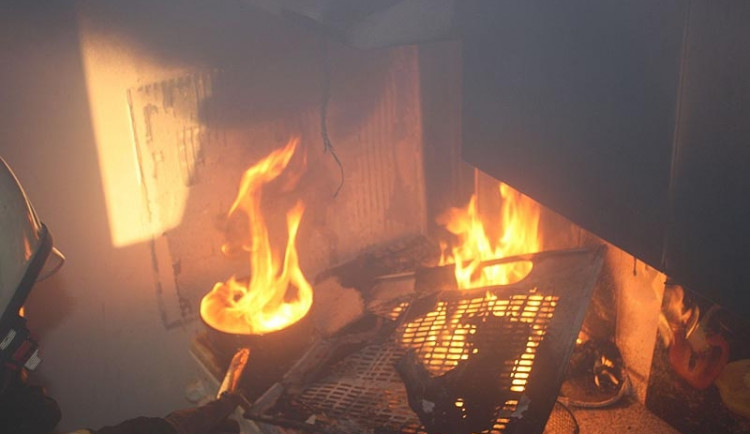 Požár kuchyně v domě v Loucké ulici