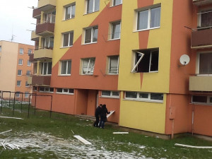 K výbuchu došlo v prvním patře paneláku ve Vodňanské ulici