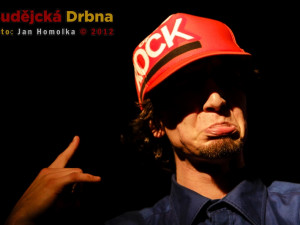 Přísný výraz Adama Hlaváče